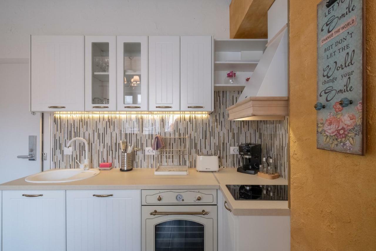 1-Bedroom Designer Apartment On Hristo Belchev Str Sofya Dış mekan fotoğraf