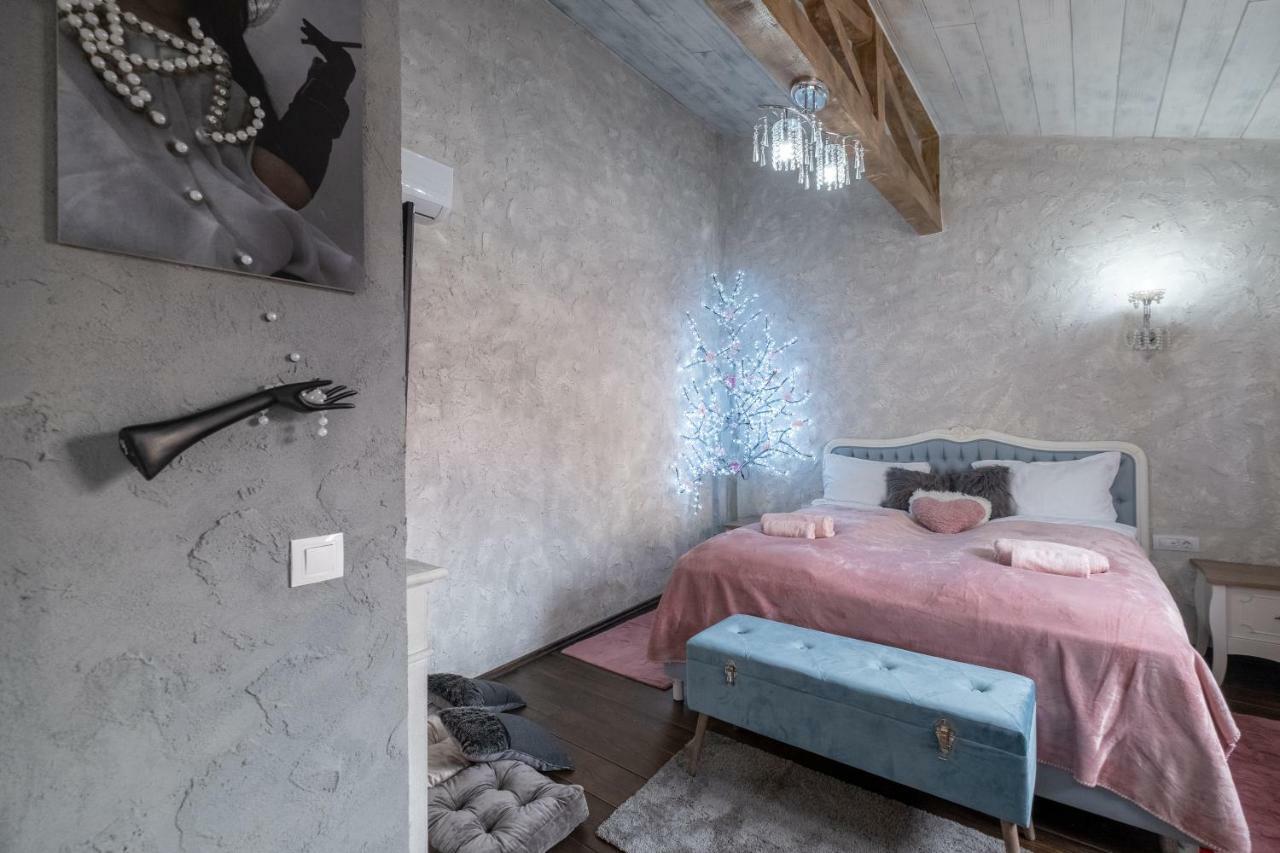 1-Bedroom Designer Apartment On Hristo Belchev Str Sofya Dış mekan fotoğraf